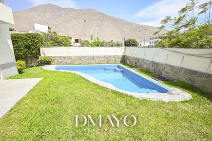 Casa en venta 5 dormitorios, 4 baños, piscina, cochera, sauna y jacuzzi - Lagunas de La Molina