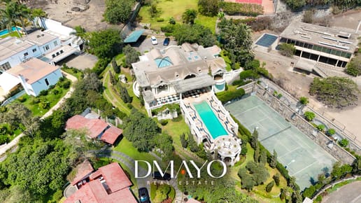 Venta Majestuosa Mansión en Casuarinas: Confort de Clase Mundial y Piscina Privada