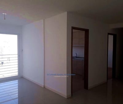 Apartamento de 2 dormitorios en venta en Centro con renta