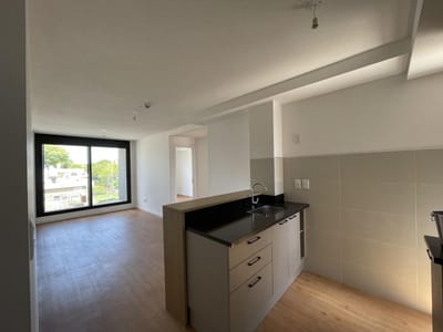Apartamento en alquiler 2 dormitorios y balcón 