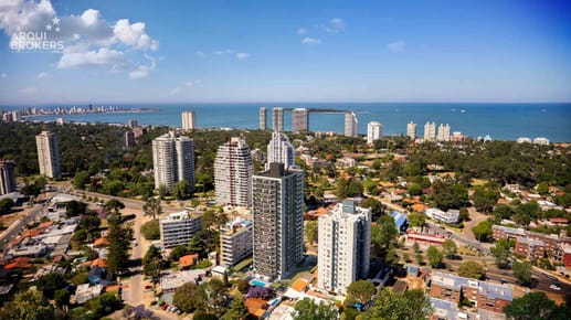 Apartamento de dos dormitorios en venta en Punta del Este - 504