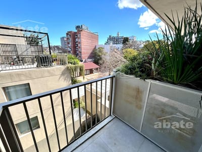 Alquiler Apartamento de 1 dormitorio con garaje , en La Blanqueada próximo al Hospital de Clínicas