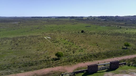 Chacra en Camino Eguzquiza, lindera Puerto Quetzal, La Barra Maldonado