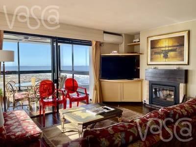 Apartamento en primera linea, 3 dormitorios, garaje.