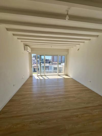 Alquiler de Apartamento de 2 dormitorios con terraza en Malvín, Montevideo.