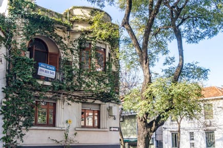 Casa de ocho dormitorios en venta en Pocitos
