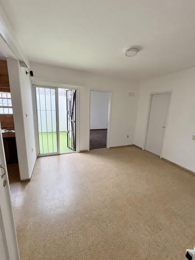 Alquiler de Apartamento de 1 dormitorio con patio en Parque Batlle, Montevideo.