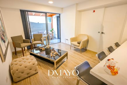 SE VENDE DEPARTAMENTO MODERNO CERCA COLEGIO HUMBOLDT 2 DORMITORIOS Y TERRAZA 1 COCHERA 1 DEPÓSITO