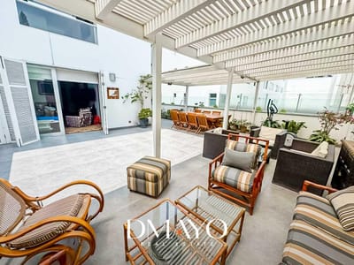 Departamento de 3 dorm c baños | doble terraza| primer piso elevado