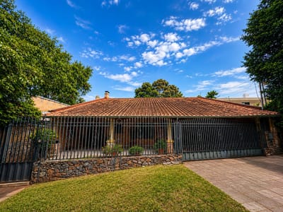 Casa en venta 3 dormitorios en suite en barrio Santa Librada Asunción