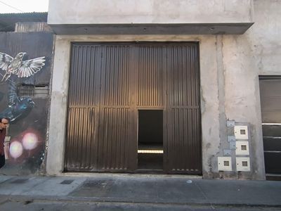Amplio almacen comercial en cercado de lima