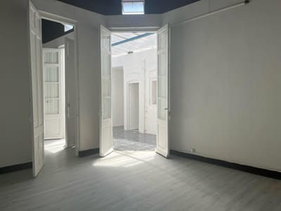 Venta apartamento  de dos (2)  dormitorios en  Pocitos.
