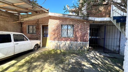 ATENCIÓN INVERSORES 8 Apartamentos   1 casa Barrio Hipódromo a reciclar.
