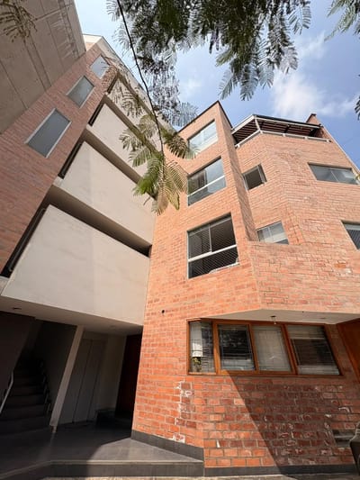 Departamento en Venta en Prolongación Benavides piso 3 con ascensor