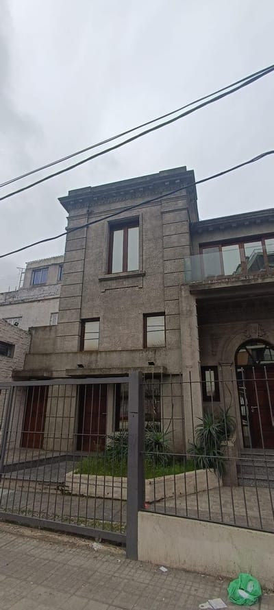 Apartamento en Luis Alberto de Herrera y 8 de octubre, sin gastos comunes !!!