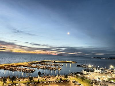 AMARRAS REALES - VENTA- Rambla de Piriapolis frente al puerto  3 DORM DUPLEX GJE