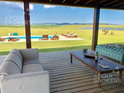 Espectacular chacra en venta   en Laguna del Sauce Punta del Este , 5 dormitorios