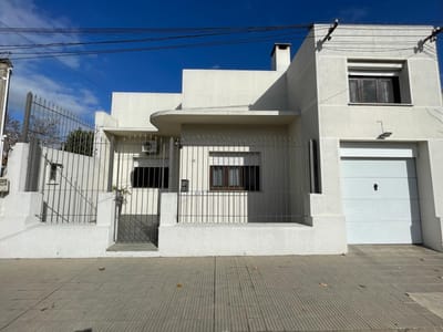 Venta de Casa de 3 dormitorios en el corazón de Carmelo