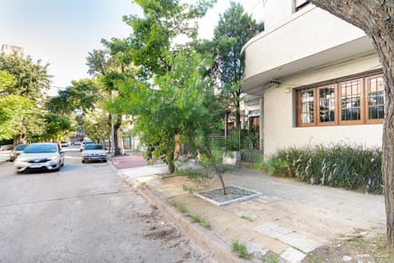 Alquiler casa 3 dormitorios y cochera con muebles en Punta Carretas 