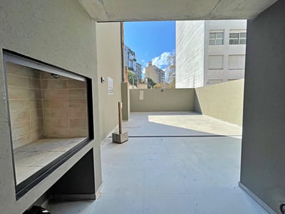 Venta de apartamento 1 dormitorio con patio y parrillero a estrenar en Parque Rodo