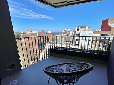 Venta de apartamento 1 dormitorio con parrillero a estrenar en Parque Rodo