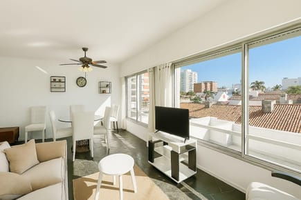 Venta Apartamento dos dormitorios Península.