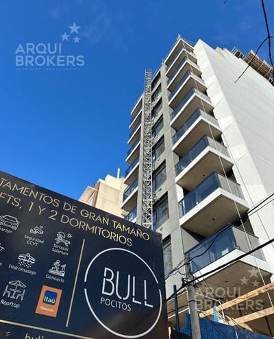 Apartamento  de dos dormitorios en venta en Pocitos - 201