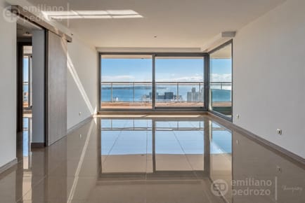 venta apartamento tres dormitorios playa brava piso alto vista al mar terraza parrillero