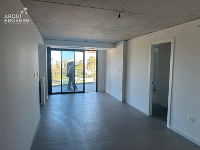 Apartamento de tres dormitorios en alquiler en Parque Roosevelt - 607