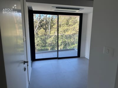 Apartamento de tres dormitorios en venta en Parque Roosevelt - 308