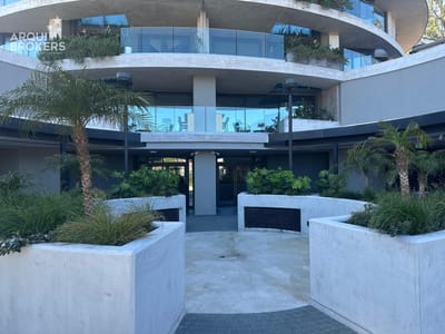 Apartamento de tres dormitorios en alquiler en Parque Roosevelt - 1107