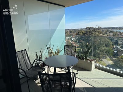 Apartamento de tres dormitorios en alquiler en Parque Roosevelt - 806