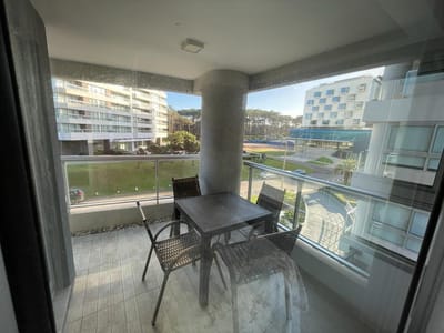 Apto playa brava, 1 dormitorio, terraza, parrillero, servicios
