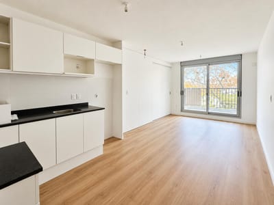 Venta apartamento un dormitorio con terraza y patio en Cordón