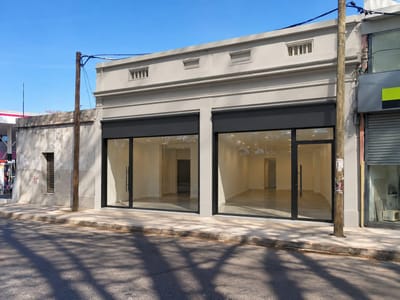 Carlos Ma Ramirez y Egipto, estrena, 5 mts de frente, 113 m2 , blindex, cortina metalica !!