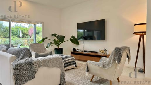 Moderna casa de una planta en Mirador de La Tahona