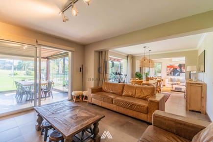 Casa en venta de 3 dormitorios en suite Lomas de la Tahona con barbacoa y piscina