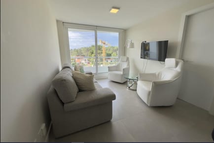 Venta de Apartamento 2 Dormitorios con Garaje en Punta del Este