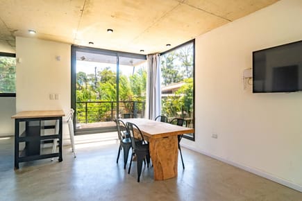 Venta Casa de 3 dormitorios A 100 mts del Mar, Playa Mansa, Pinares Punta del Este
