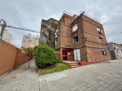 Venta de Apartamento de 3 dormitorios con balcón en Colonia del Sacramento