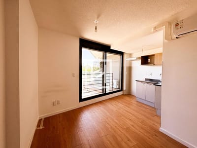 Ventura Boulevard (907) - Venta Monoambiente con Renta y Cochera en La Blanqueada - Piso Alto