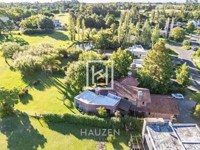 Venta Casa 3 Dormitorios en Lomas de la Tahona (73) - Jardín al Golf - Barrio Privado