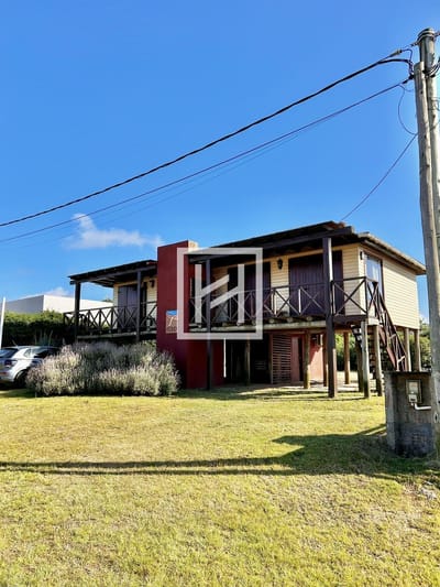 Venta de 2 casas en Punta del Diablo  – A metros de Playa La Viuda