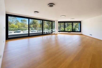 Venta Apartamento 3 Dormitorios y servicio Golf Punta Carretas patio parrilla