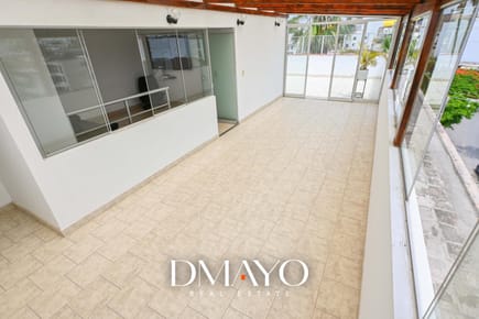 Venta Dúplex con terraza privada tipo casa, piso 5 con ascensor-03 Dormitorios-02 Cocheras (lineal)