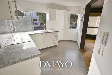 Departamento en Venta en Prolongación Benavides piso 3 con ascensor