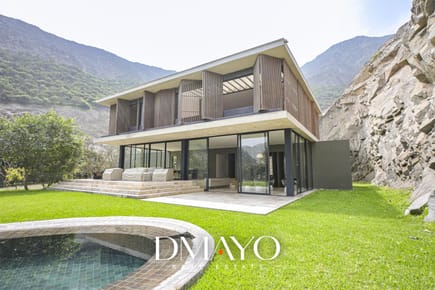 Casa en venta con piscina privada en la Quebrada, Cieneguilla