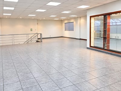 Alquiler LOCAL COMERCIAL ESTRATÉGICO – 600 M²  3 niveles | Avenida principal | Alta exposición