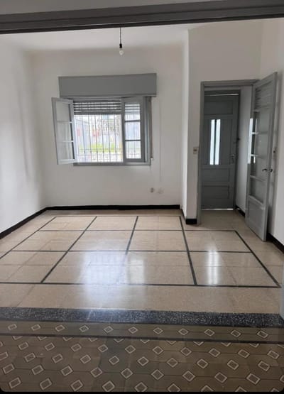 ALQUILER CASA 2 DORMITORIOS EN BUCEO CON JARDIN 