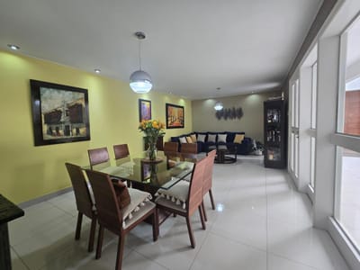 Venta de Amplio Departamento en Primer Piso Subnivel